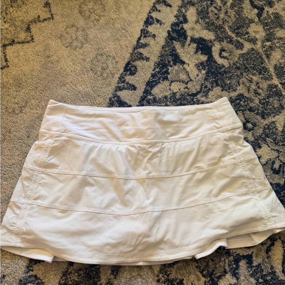 GUC Lululemon Pace Rival Skirt in white